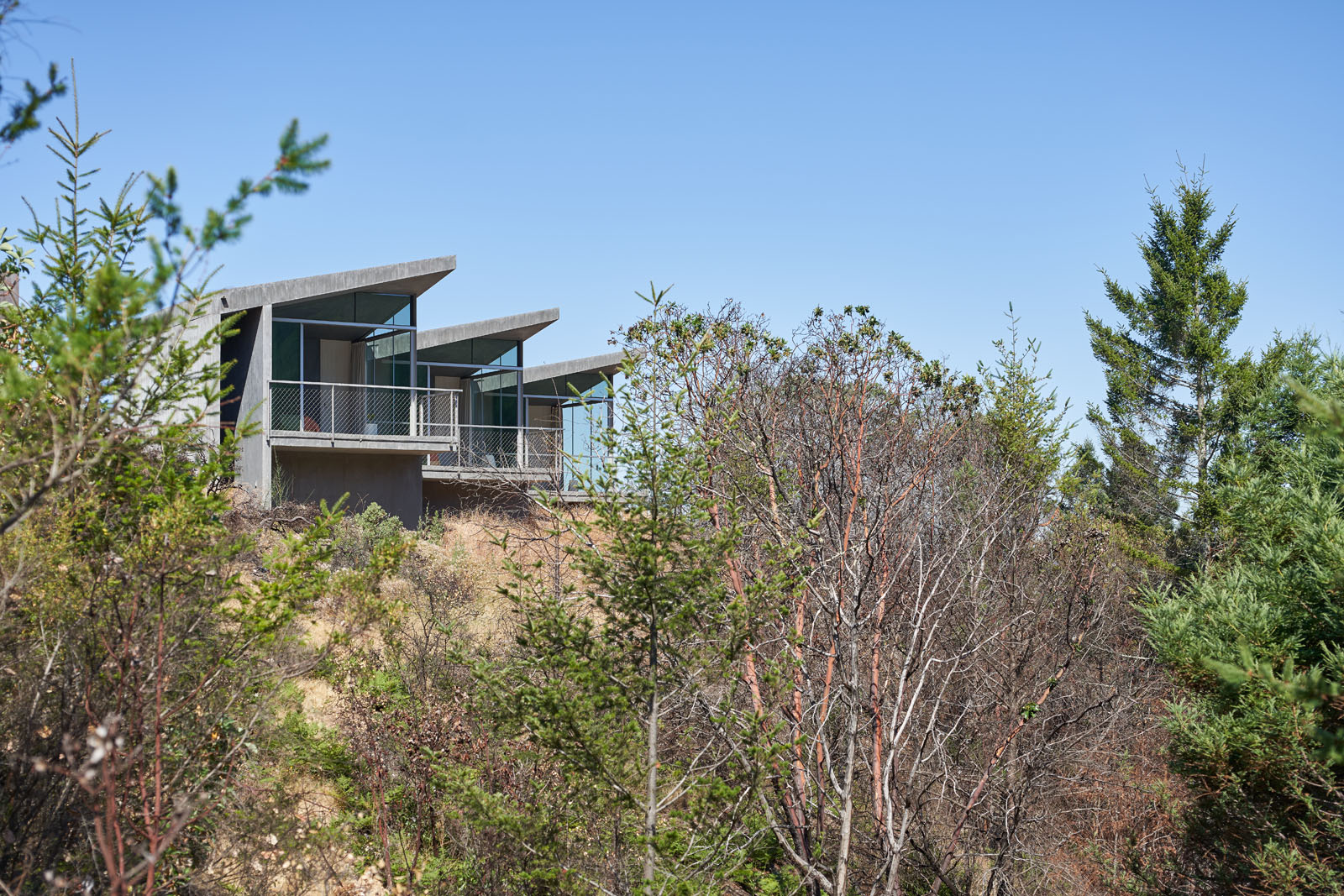 Mork-Ulnes Architects concrete house exterior