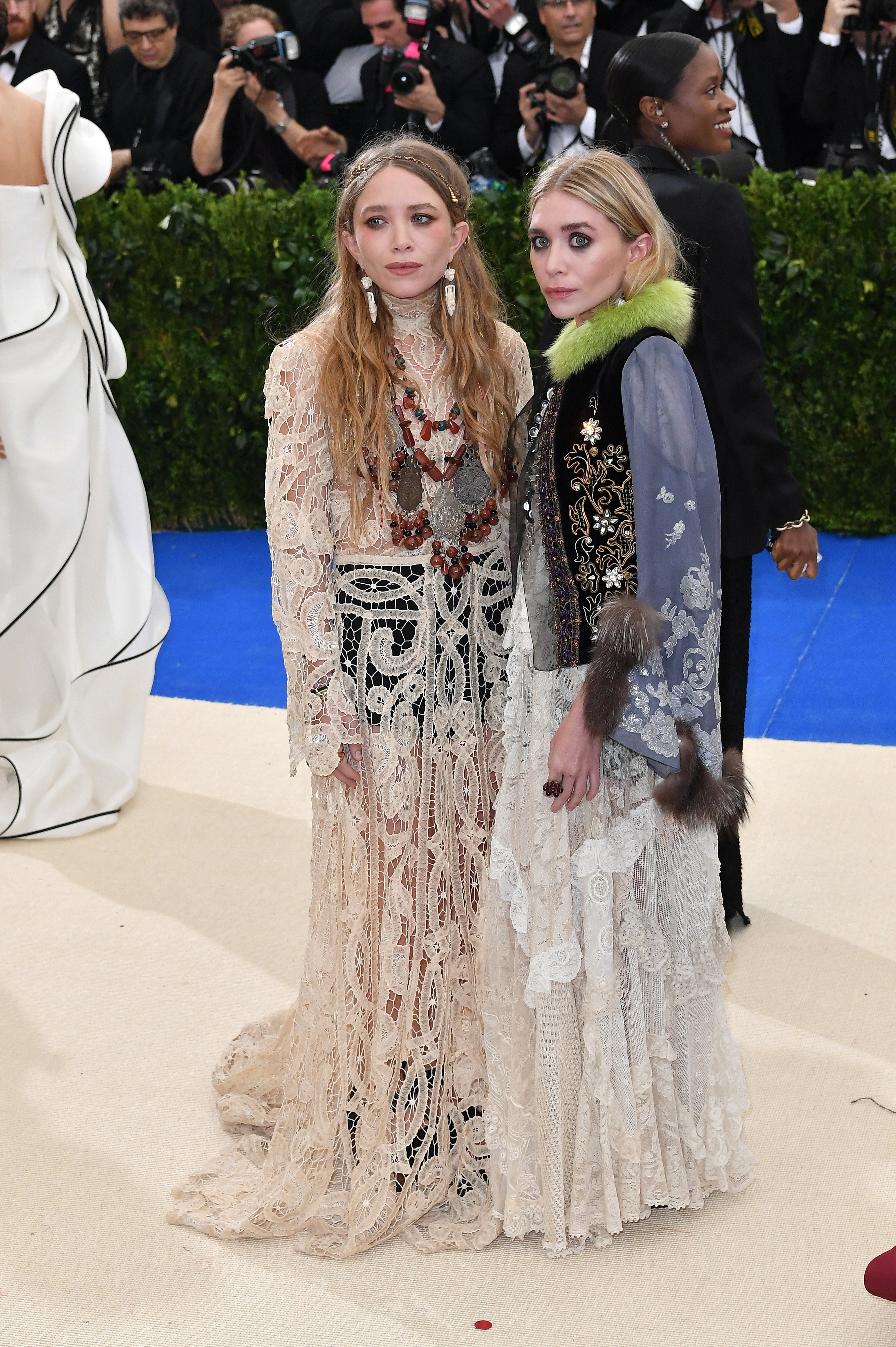 Mary Kate and Ashley Olsen in 2017