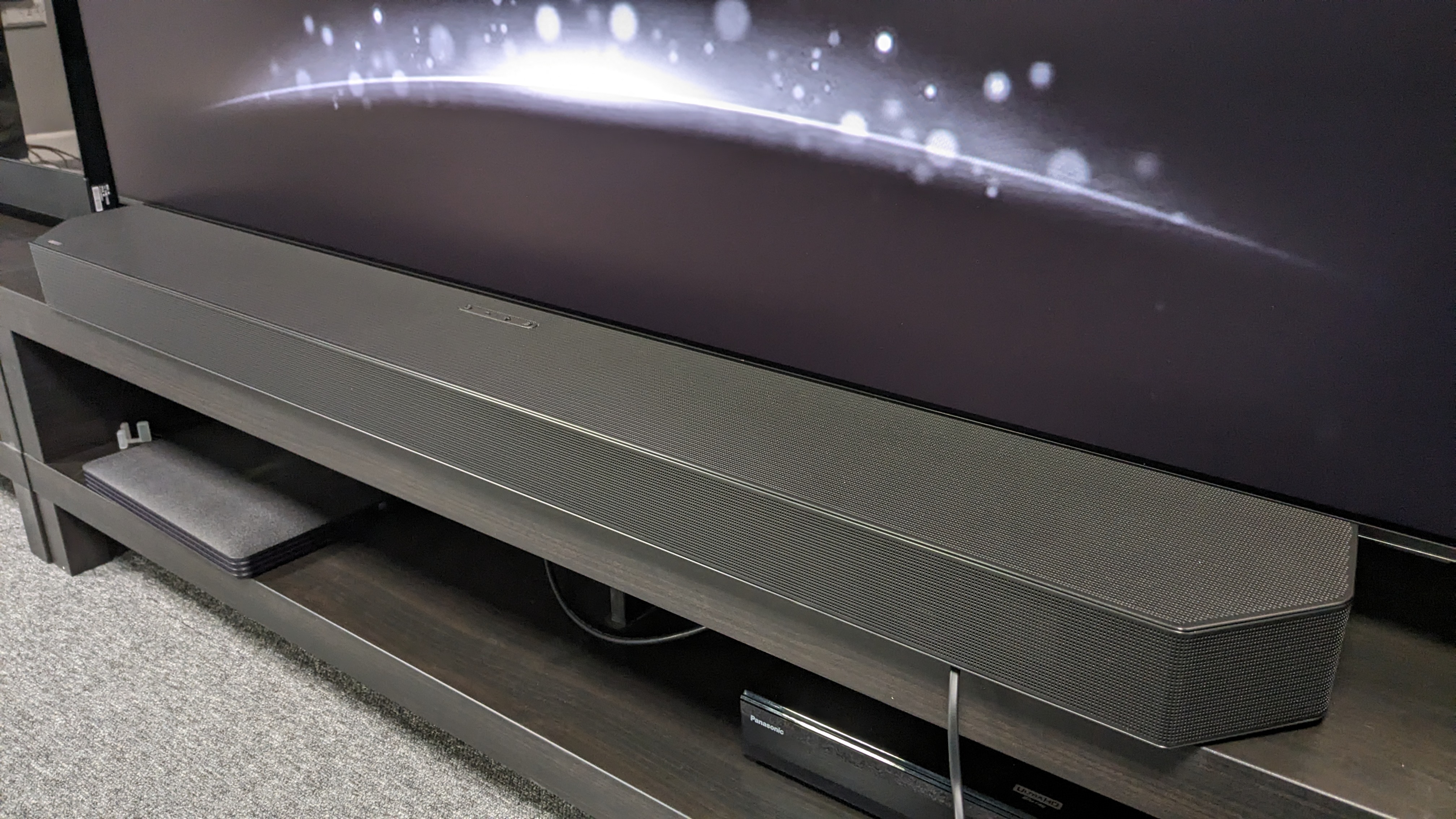 Samsung HW-Q990D main bar