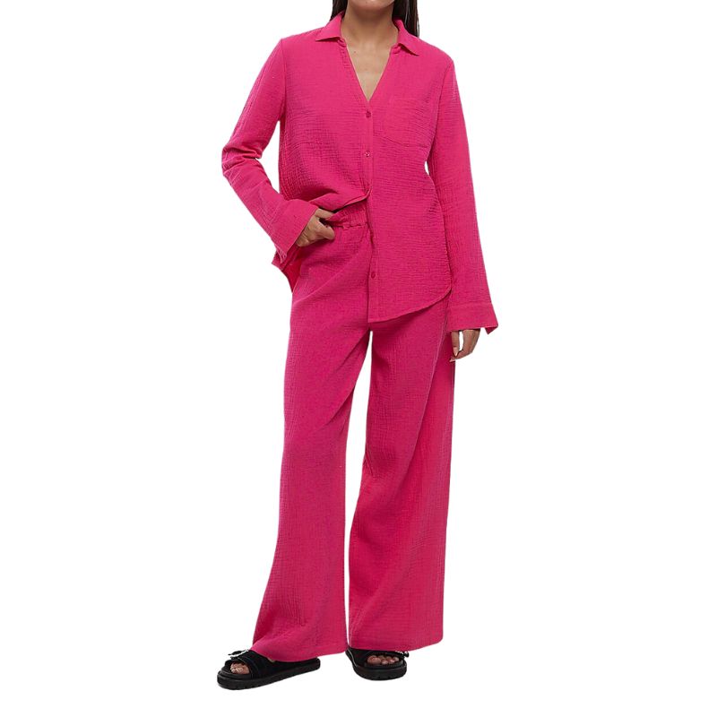 model wearing River Island Pink Co Ord