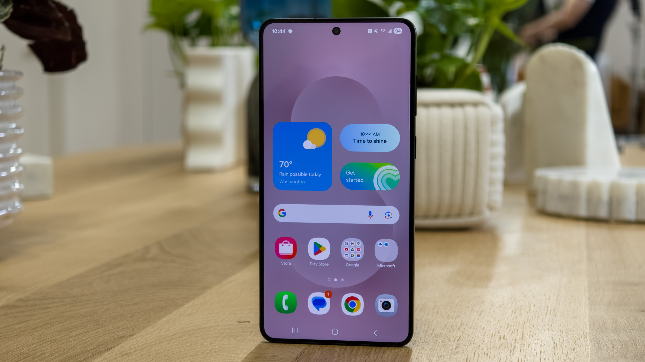 The Galaxy S25 Edge display