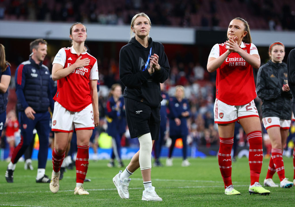 eah Williamson of Arsenal, wearing a knee support for their ACL injury, acknowledges the fans as they walk with players of Arsenal after their side&#039;s defeat to VfL Wolfsburg during the UEFA Women&#039;s Champions League semi-final 2nd leg match between Arsenal and VfL Wolfsburg at Emirates Stadium on May 01, 2023 in London, England.