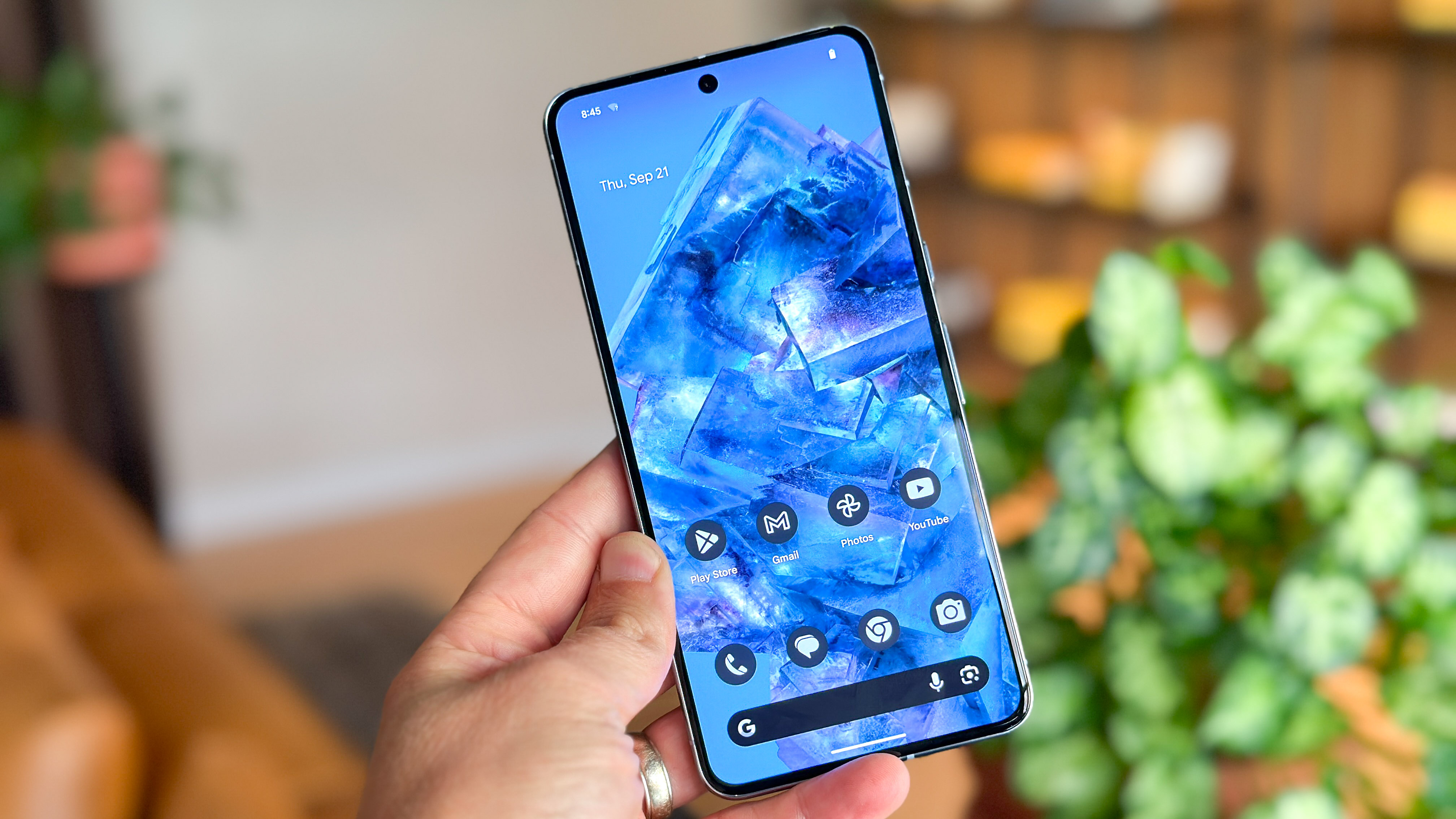 Google Pixel 8 Pro hands-on.