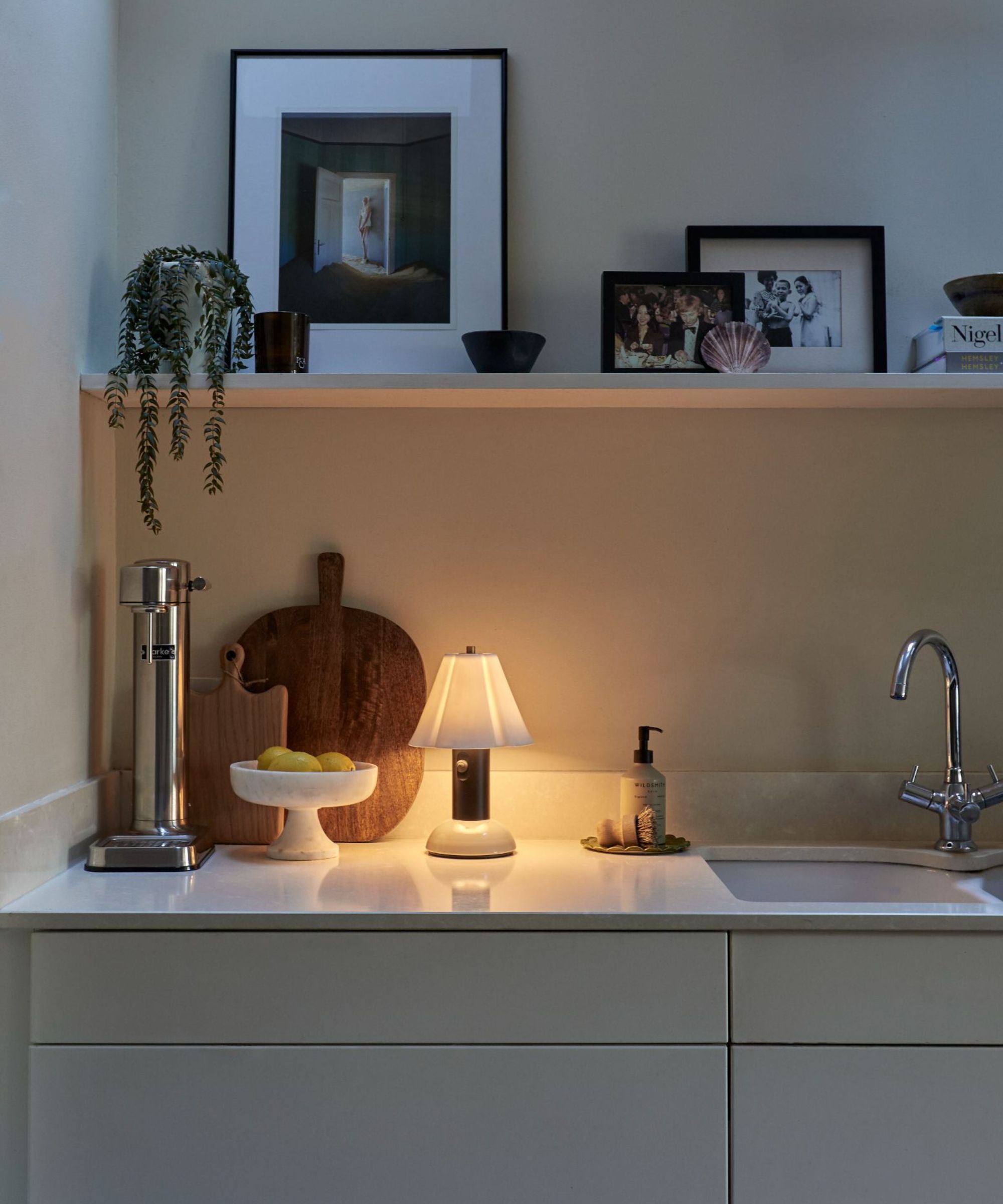 Kitchen side lamp
