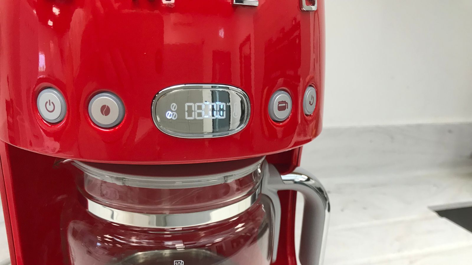 Controls on the smeg drip coffee maker