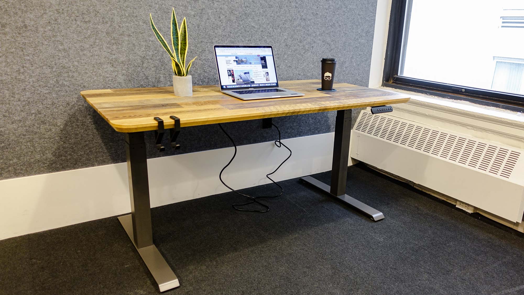 Vari Electric standing desk in office