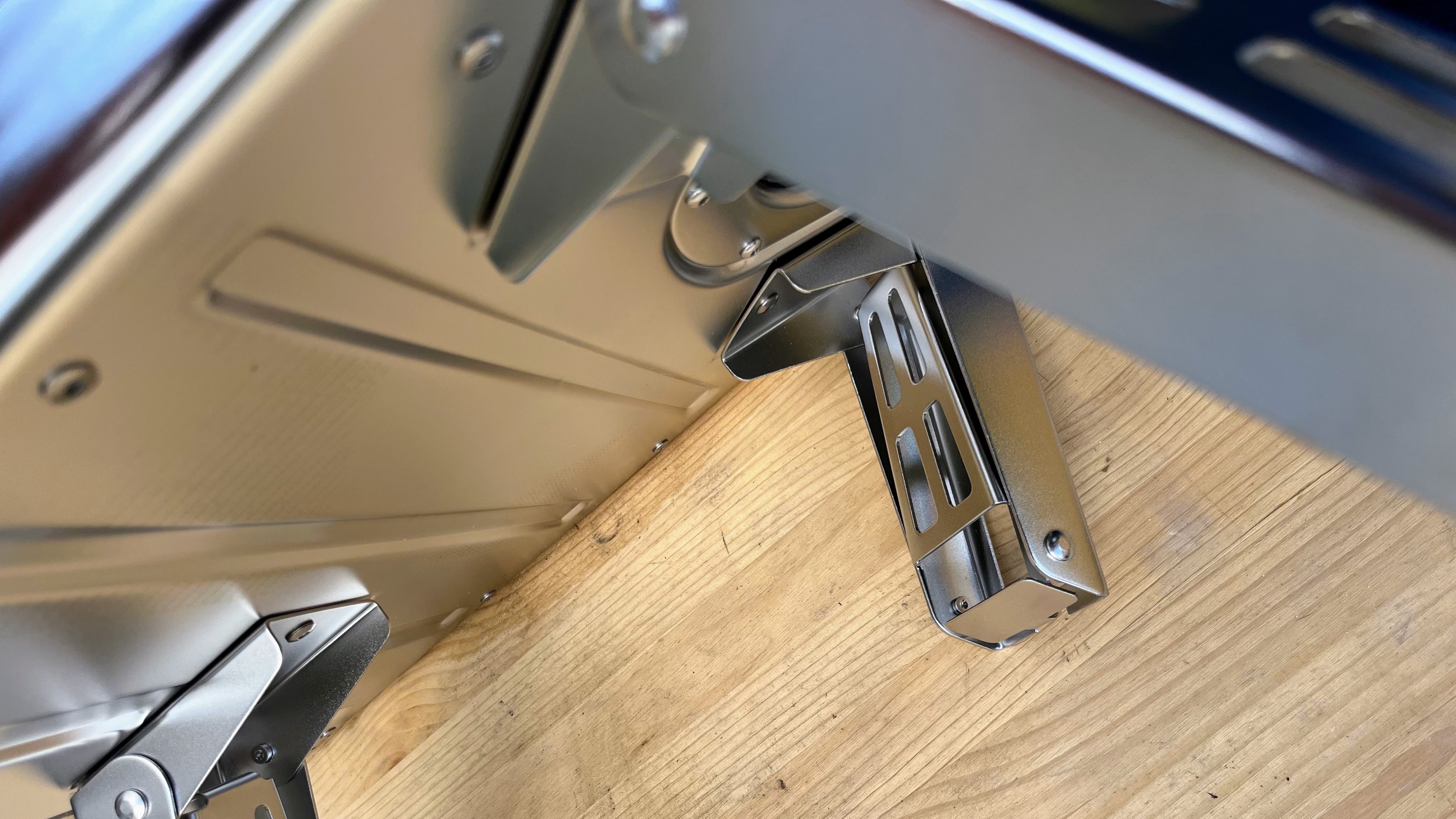 image showing folding legs on the gozney roccbox
