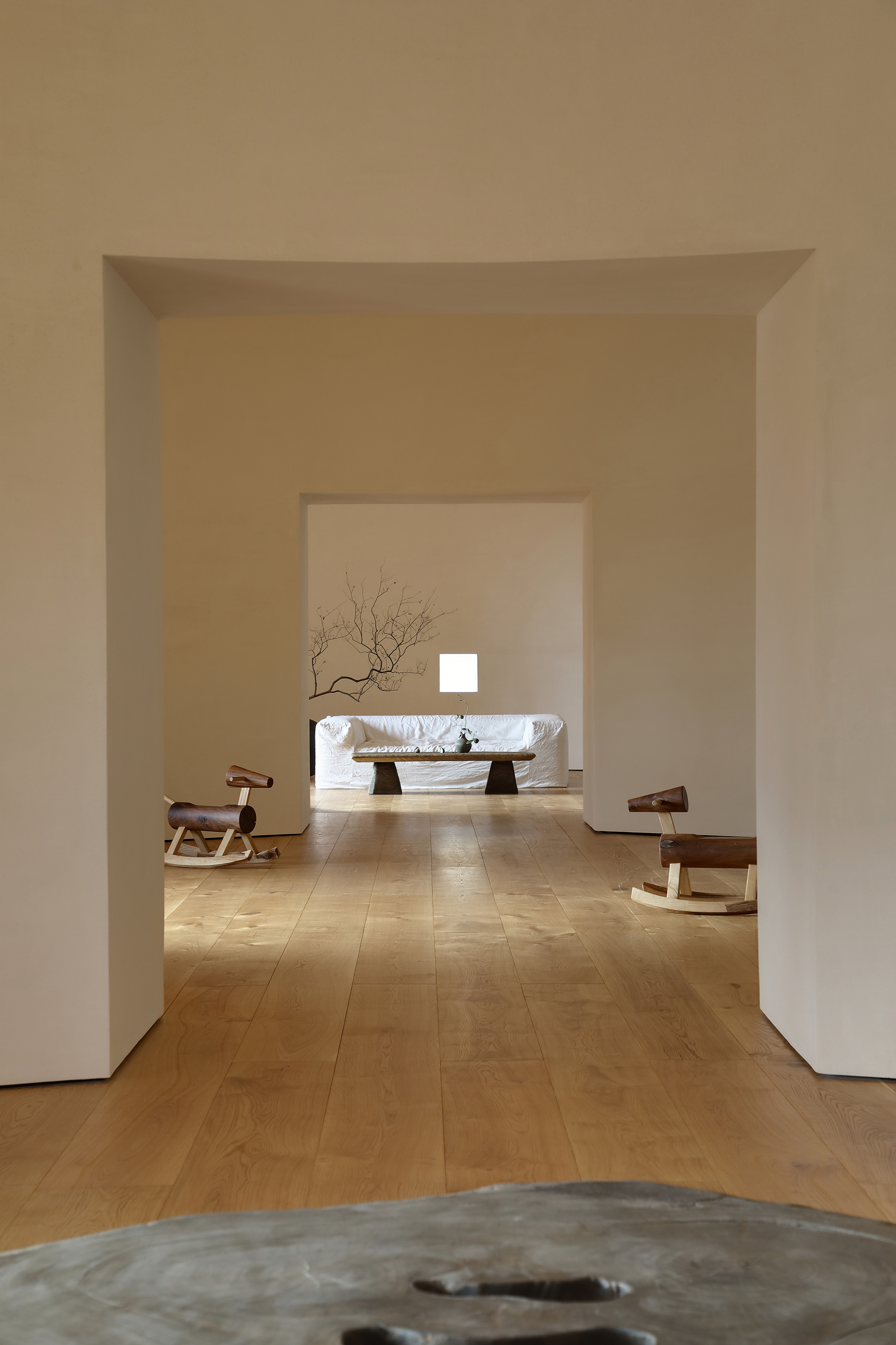 Living space inside Buduo Teahouse by Wanmu Shazi