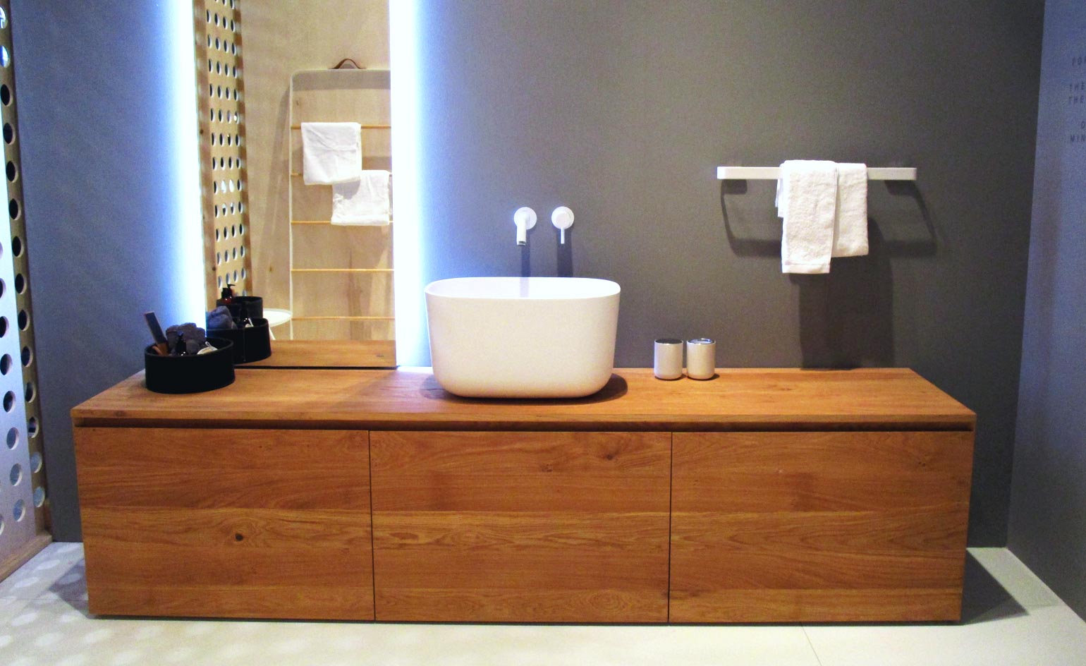 A deep bowl sink in pure white