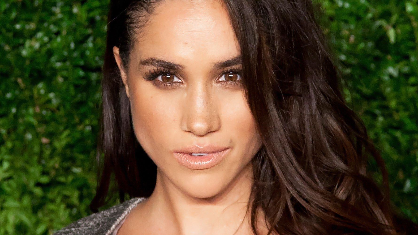 Hair, Face, Eyebrow, Hairstyle, Lip, Nose, Black hair, Beauty, Brown hair, Skin,