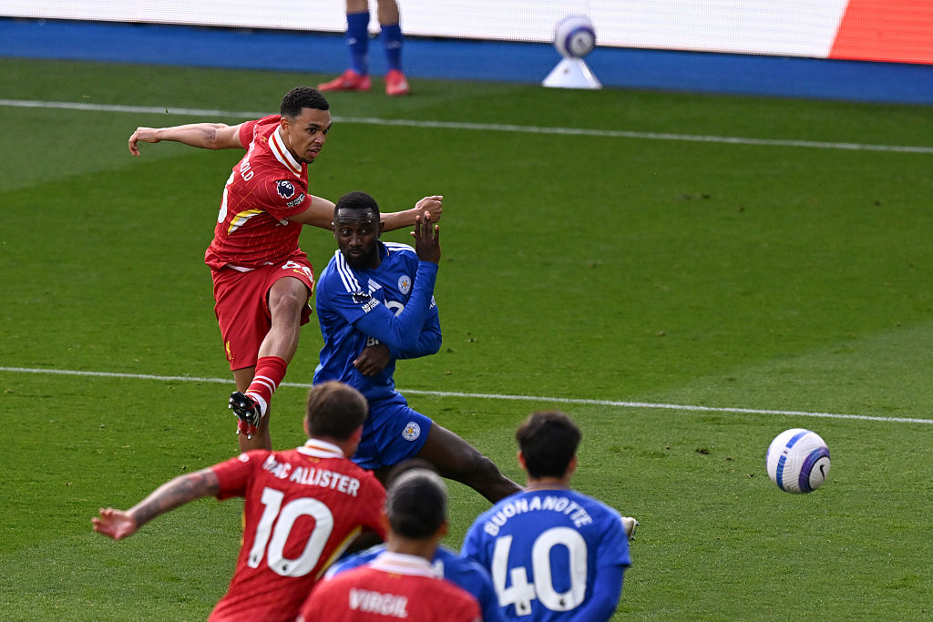 Trent Alexander-Arnold of Liverpool scores his team&#039;s first goal during the Premier League match between Leicester City FC and Liverpool FC at The King Power Stadium on April 20, 2025 in Leicester, England