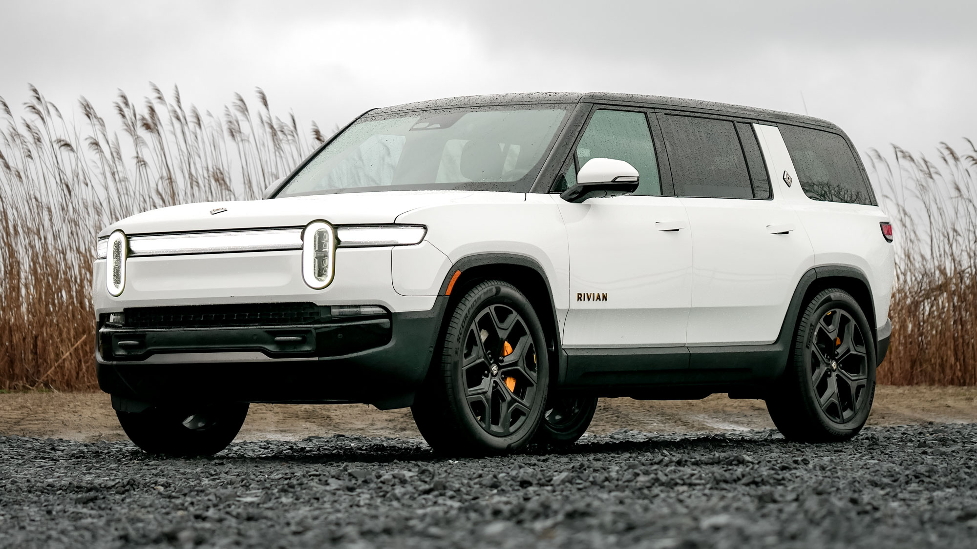 2025 Rivian R1S Tri-Motor test drive review.