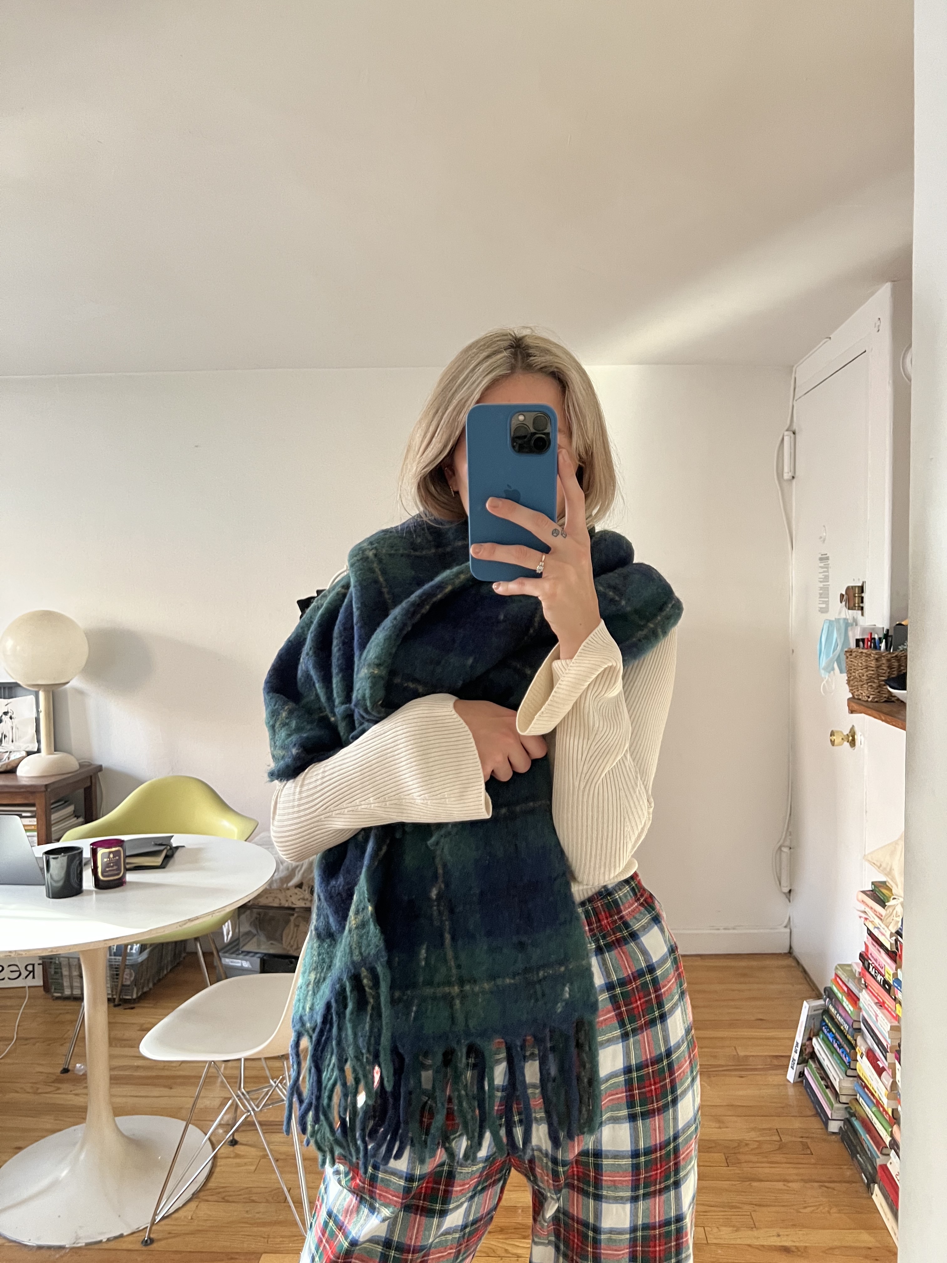 jw-anderson-uniqlo-fall-2021-editor-try-on-296993-1639589147563-image