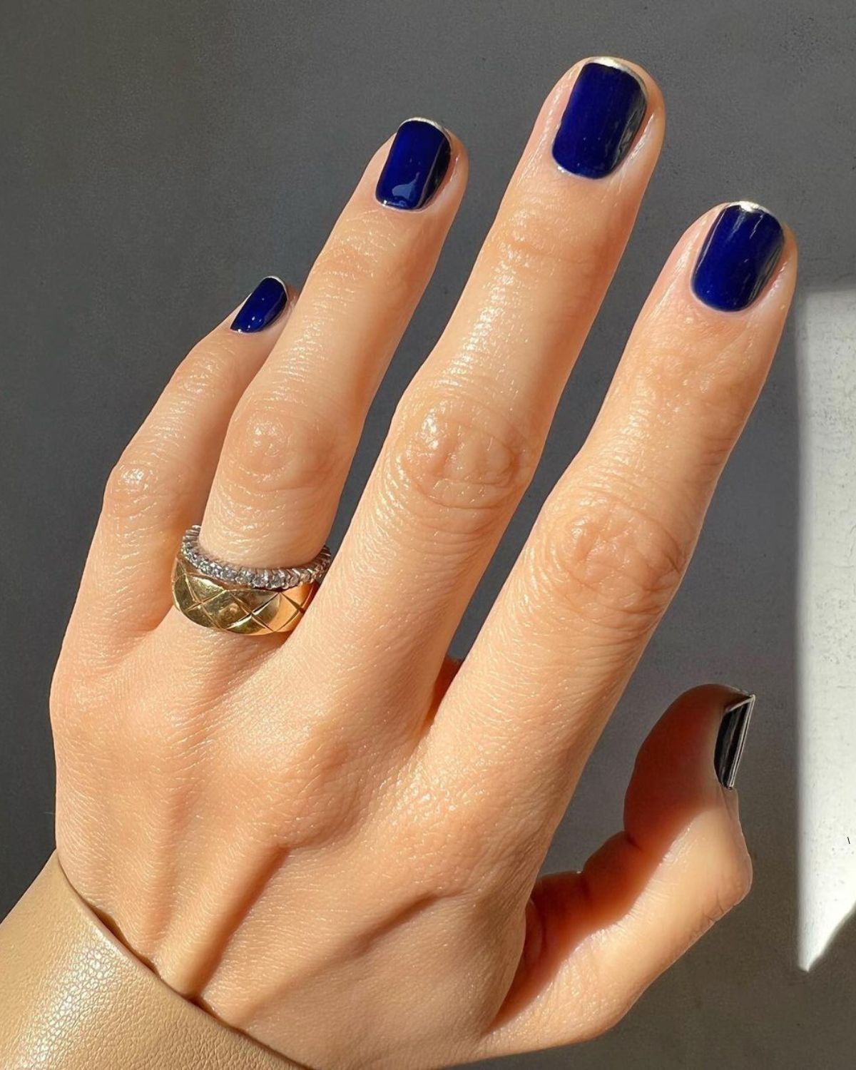 navy-nail-trend-311289-1702638446852-main