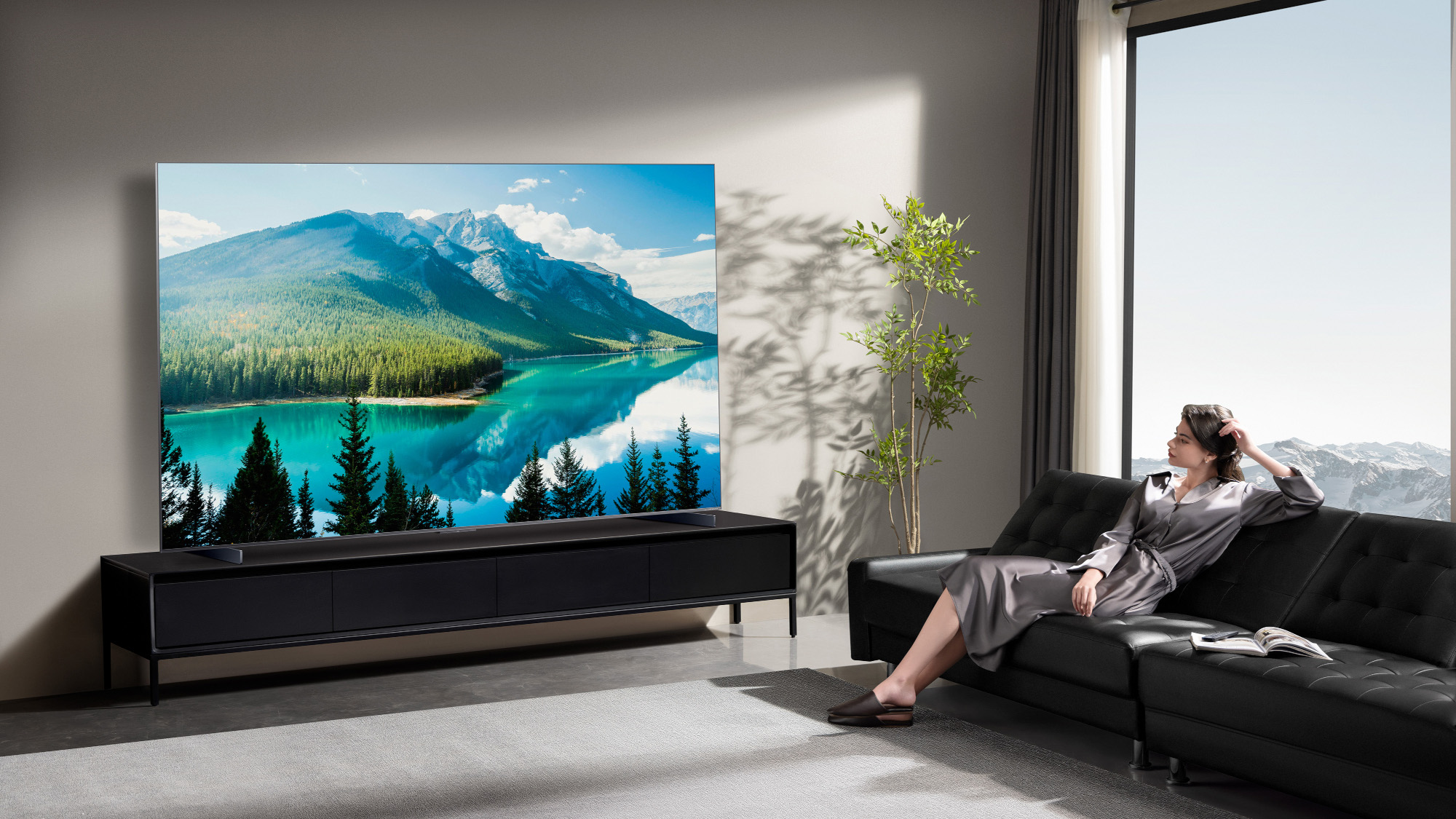 TCL QM8K Mini-LED TV