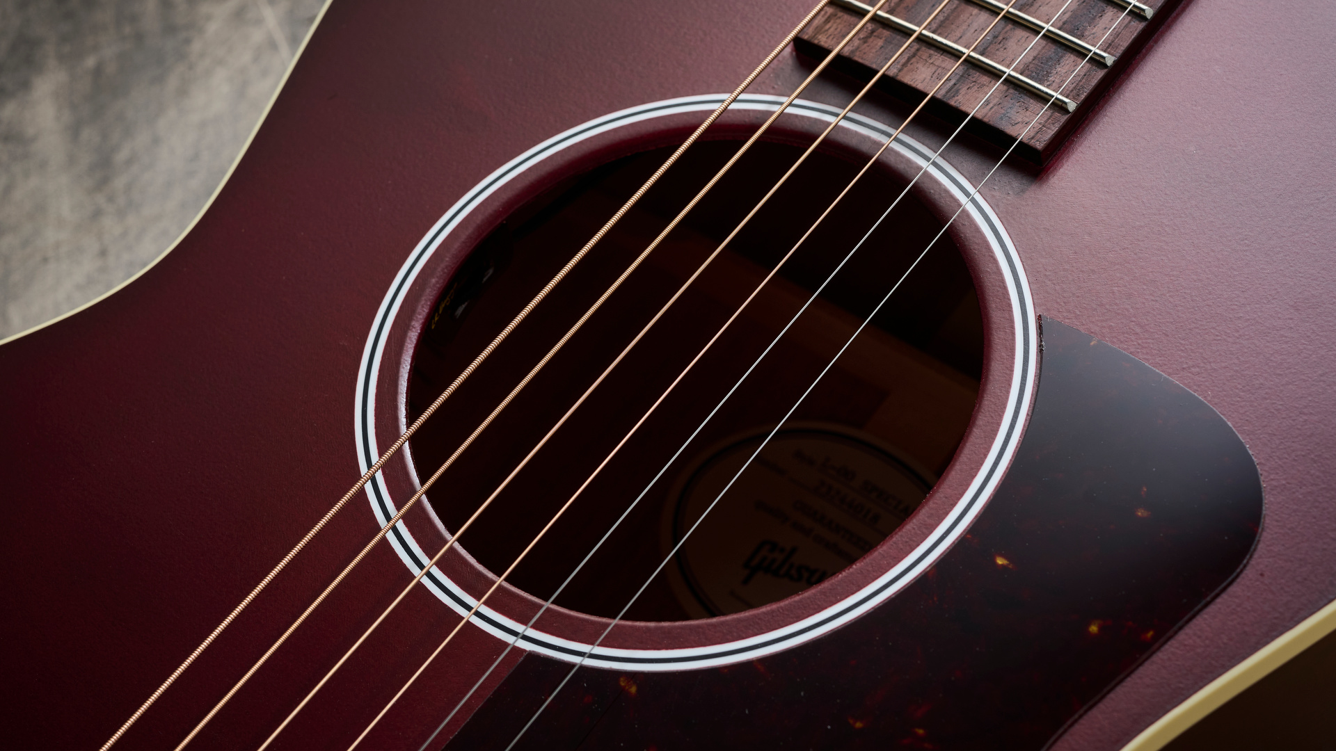 Gibson L-00 Special small-bodied acoustic guitar in Satin Wine Red finish