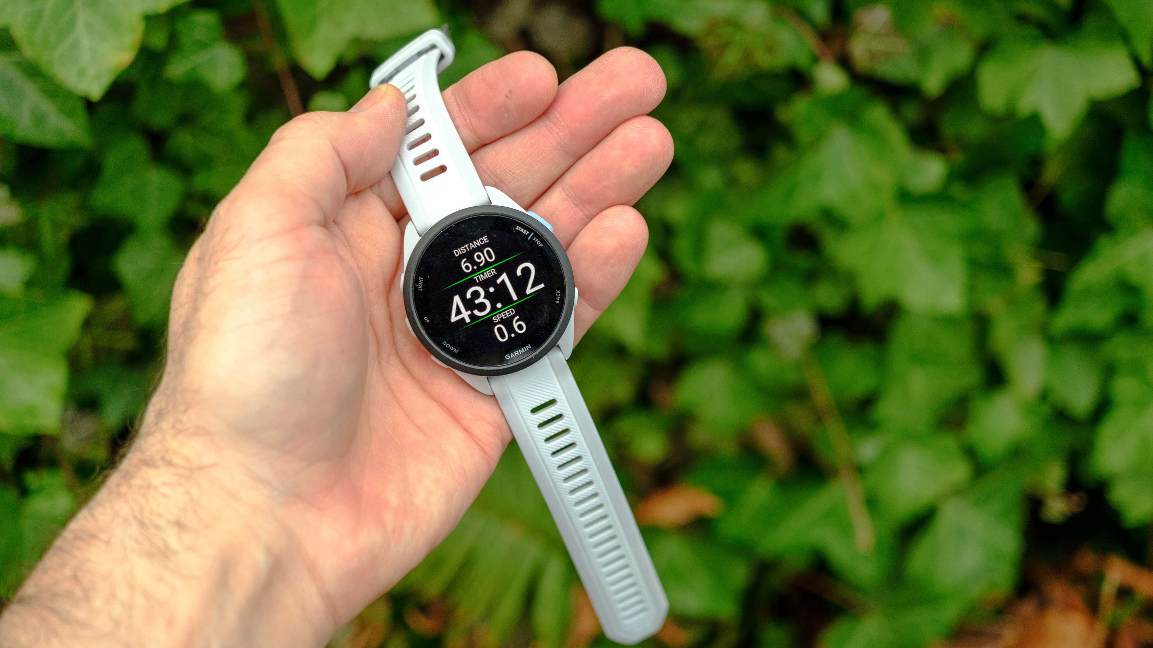 Garmin Forerunner 165.